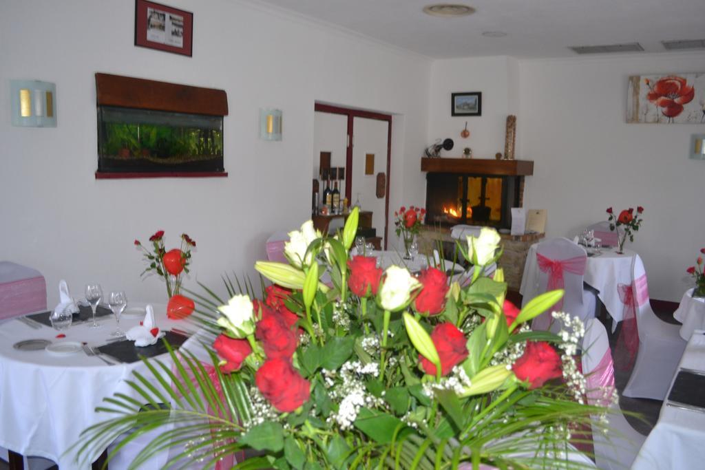 Hotel Restaurant La Braisiere Saint-Romain  ภายนอก รูปภาพ