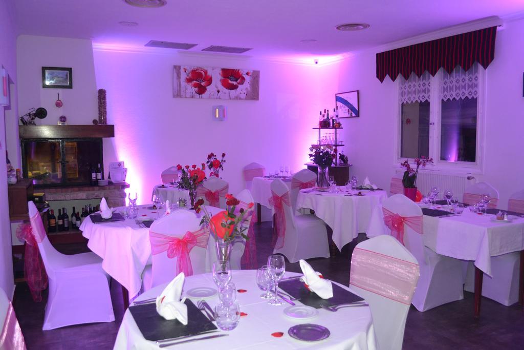 Hotel Restaurant La Braisiere Saint-Romain  ภายนอก รูปภาพ